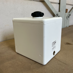 8 Litre Water Tank - Traffic White (Ral 9016) - BSP 1/2
